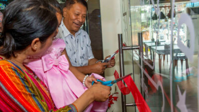 प्रकाशमान सिंहले गरे डक एण्ड डोरिस रेष्टुरेन्टको उद्घाटन