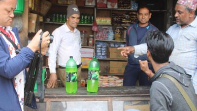 पेट्रोलको गन्ध आउने पेयपदार्थ ड्यु प्रशासनले गर्‍यो जफत