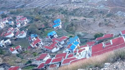 खुर्सानीले रंगिएको रंग गाउँ